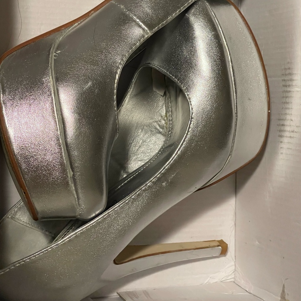 DBDK Fashion Silver Heels